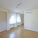 Pronajměte si 6 ložnic/e dům o rozloze 450 m² v Prague