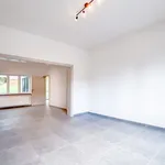 Huur 4 slaapkamer huis van 450 m² in Liège