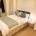 Rent 8 bedroom house in South West England