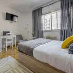 Rent a room of 180 m² in madrid