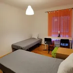 Rent 4 bedroom apartment in Setúbal