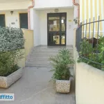 Affitto 5 camera appartamento di 151 m² in Palermo