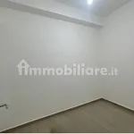 Affitto 3 camera appartamento di 110 m² in Catania