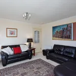 Rent 3 bedroom apartment in Scotland