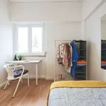 Rent a room in lisbon