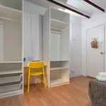 Rent 7 bedroom apartment in Barcelona