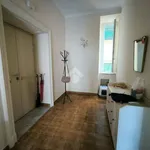 Affitto 5 camera appartamento di 85 m² in Napoli