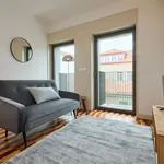 Rent 1 bedroom apartment of 44 m² in Porto