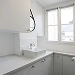 Appartement de 330 m² avec 1 chambre(s) en location à Paris