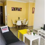 Alquilo 3 dormitorio apartamento de 65 m² en  Sevilla