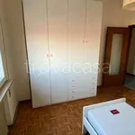 Rent 5 bedroom apartment of 80 m² in Adria