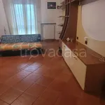 Affitto 5 camera appartamento di 160 m² in Foggia