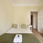 Rent a room of 120 m² in lisbon