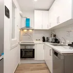 Rent 4 bedroom apartment of 45 m² in Barcelona