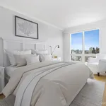 Rent 2 bedroom apartment of 99 m² in New York