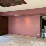 Rent 4 bedroom house of 510 m² in Bangkok