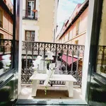 Rent a room of 220 m² in Madrid