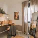 Rent 3 bedroom apartment of 58 m² in Barcelona