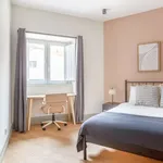 Rent 3 bedroom apartment of 128 m² in lisbon