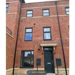 Rent 2 bedroom house in Leeds