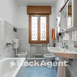 Rent 5 bedroom apartment of 120 m² in Padua