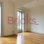 Rent 6 bedroom apartment of 250 m² in Milan