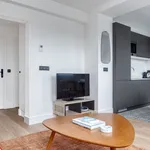 Rent 2 bedroom apartment of 31 m² in Paris