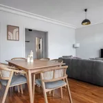 Appartement de 1506 m² avec 3 chambre(s) en location à Paris