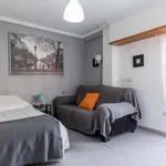 Rent 4 bedroom apartment in Valencia