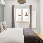 Rent 2 bedroom apartment of 85 m² in lisbon