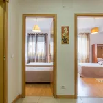 Rent 2 bedroom apartment in Porto