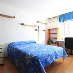 Rent a room of 120 m² in madrid