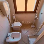 Rent 4 bedroom apartment of 60 m² in Adria