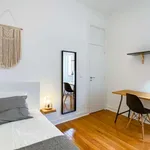 Rent a room of 120 m² in lisbon