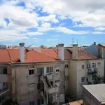 Rent a room of 120 m² in lisbon