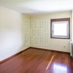 Rent 4 bedroom house of 184 m² in Porto