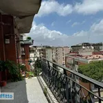 Affitto 4 camera appartamento di 90 m² in Naples