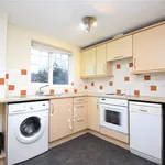 Flat to rent in Windsor Court, Newbury, Berkshire RG14