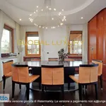 Rent 4 bedroom apartment of 265 m² in Rome