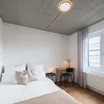 Miete 4 Schlafzimmer wohnung von 10 m² in Frankfurt