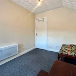 Flat to rent in Rutland Avenue, High Wycombe HP12