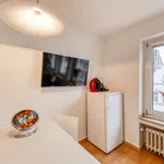 Rent 1 bedroom apartment of 32 m² in Dusseldorf