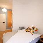 Rent a room of 190 m² in Barcelona