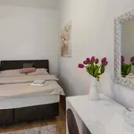 Rent 3 bedroom apartment of 45 m² in Wien