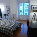 Rent a room of 210 m² in lisbon