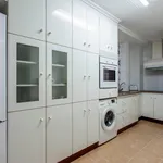 Rent 4 bedroom apartment in Valencia