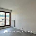 Appartement de 82 m² avec 3 chambre(s) en location à Nanterre