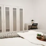 Rent a room in Madrid