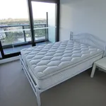 Rent 2 bedroom apartment in Melbourne