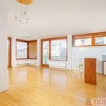 Pronajměte si 3 ložnic/e byt o rozloze 114 m² v Prague